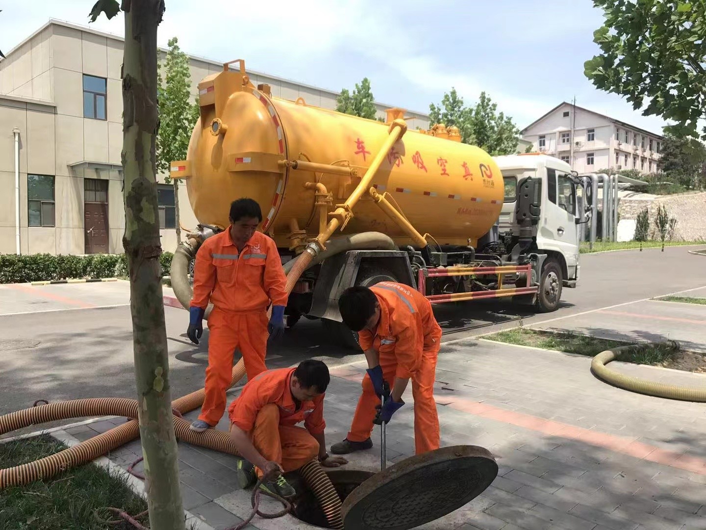 宁城化粪池清理与5-8吨吸粪车施工效率分析